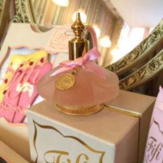 FIFI CHACHNIL(香水)のフリマアイテム一覧 FIFI CHACHNIL(香水)のフリマアイテム一覧
