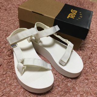 テバ(Teva)のTeva フラットフォームユニバーサル (サンダル)