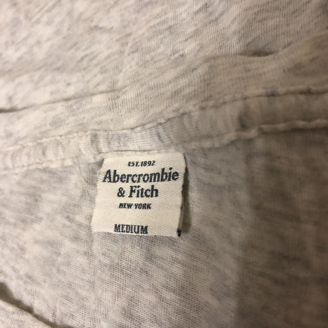 Abercrombie&Fitch(アバクロンビーアンドフィッチ)の本日お値下げ☆アバクロ☆美品 Tシャツ レディースのトップス(Tシャツ(半袖/袖なし))の商品写真