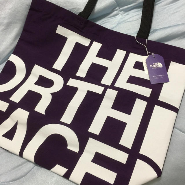 THE NORTH FACE(ザノースフェイス)のノースフェイス  トートバック THE NORTH FACE ビッグロゴ メンズのバッグ(トートバッグ)の商品写真