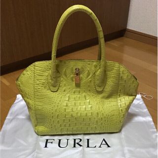 フルラ(Furla)の美品 フルラ ショルダーバッグ FURLA 本革 型押し レザー(ショルダーバッグ)