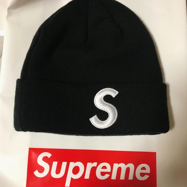 supreme newera Slogo