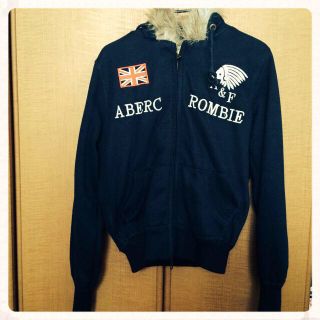 アバクロンビーアンドフィッチ(Abercrombie&Fitch)の裏起毛パーカー(ブルゾン)