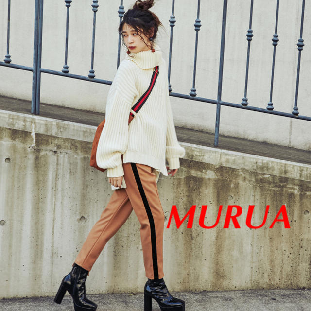 MURUA(ムルーア)のMURUA ラインパンツ🖤 レディースのパンツ(カジュアルパンツ)の商品写真