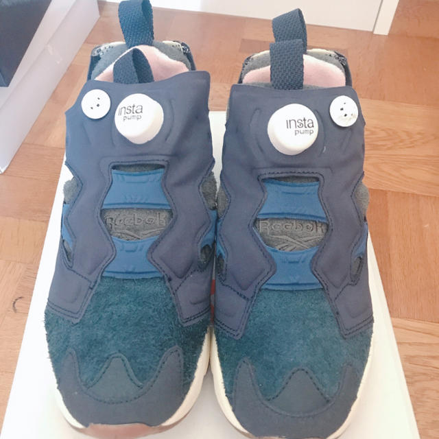 SNIDEL(スナイデル)の新品未使用 snidel × REEBOK INSTA PUMP FURY  レディースの靴/シューズ(スニーカー)の商品写真