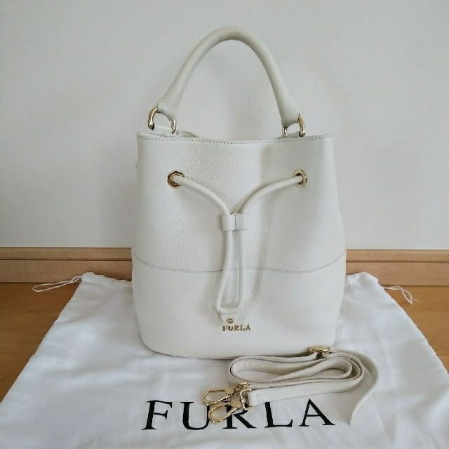 FURLA ブルックリン 白  2way巾着型バッグ  正規品