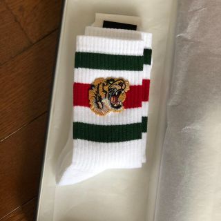 グッチ(Gucci)のGUCCI(グッチ) 靴下 ソックス タイガー 虎  値下げ本日24時まで(ソックス)