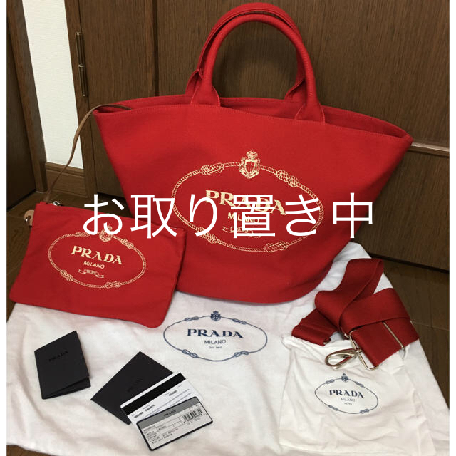 新作✨ 完売カラー‼️ PRADA ファブリックハンドバッグ