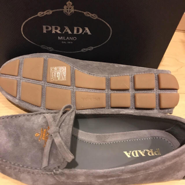 PRADA スエードローファー