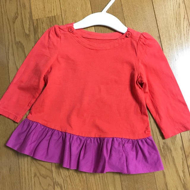 babyGAP(ベビーギャップ)の断捨離中。様 専用です。babyGap⭐️バイカラートップス 80 キッズ/ベビー/マタニティのベビー服(~85cm)(シャツ/カットソー)の商品写真