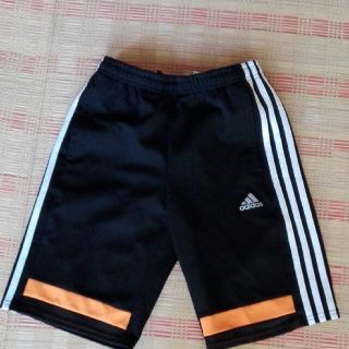 アディダス(adidas)の子供用　ハーフパンツ　　のちた様専用(パンツ/スパッツ)