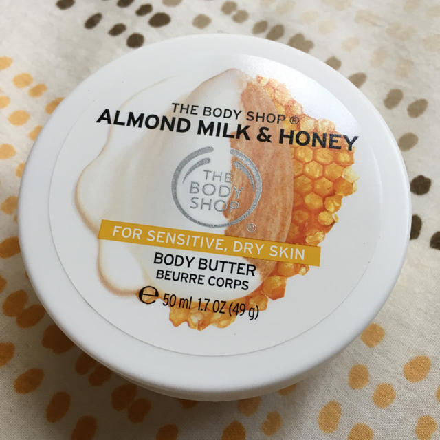 THE BODY SHOP(ザボディショップ)のthe body shop ☆50ml★almond milk & honey コスメ/美容のボディケア(ボディクリーム)の商品写真