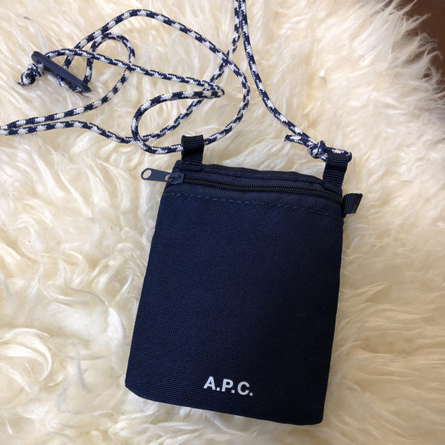 A.P.C(アーペーセー)のA.P.C. サコッシュ 人気 メンズのバッグ(ショルダーバッグ)の商品写真