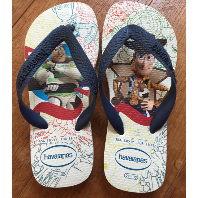 havaianas(ハワイアナス)のhavaianasキッズビーチサンダルトイ・ストーリー キッズ/ベビー/マタニティのキッズ靴/シューズ(15cm~)(サンダル)の商品写真