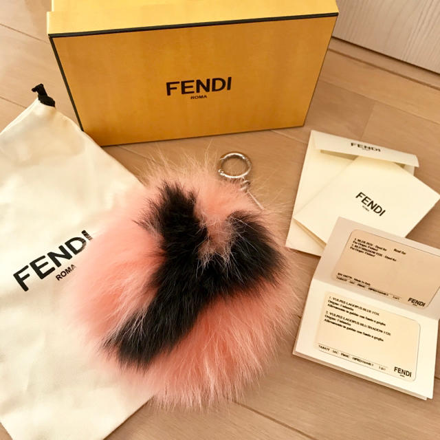 使い勝手の良い】 FENDI にゃん太郎さん専用☆FENDI フェンディ ファーストラップ チャームの通販 by ゆ〜# フェンディならラクマ 