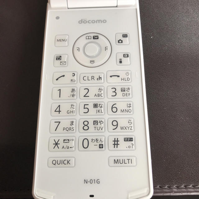 NEC(エヌイーシー)のdocomo Ｎー01Ｇ スマホ/家電/カメラのスマートフォン/携帯電話(携帯電話本体)の商品写真