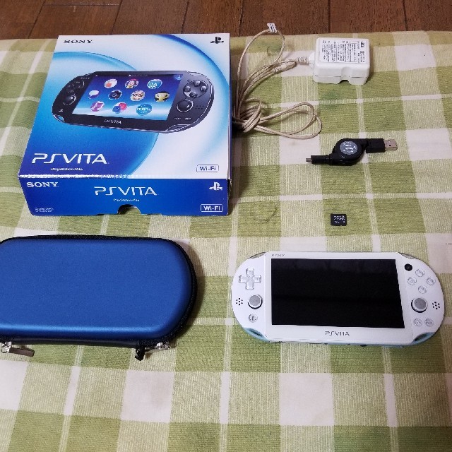 携帯用ゲーム機本体ps vita pch-2000　メモカ32G ポーチセット