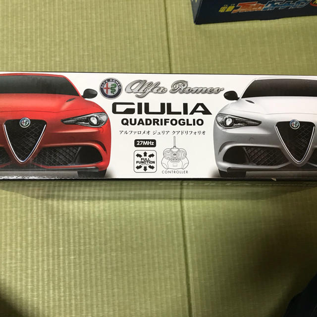 Alfa Romeo(アルファロメオ)の【最終値下げ】アルファロメオ ジュリア クアドリフォリオ ラジコン エンタメ/ホビーのおもちゃ/ぬいぐるみ(ホビーラジコン)の商品写真