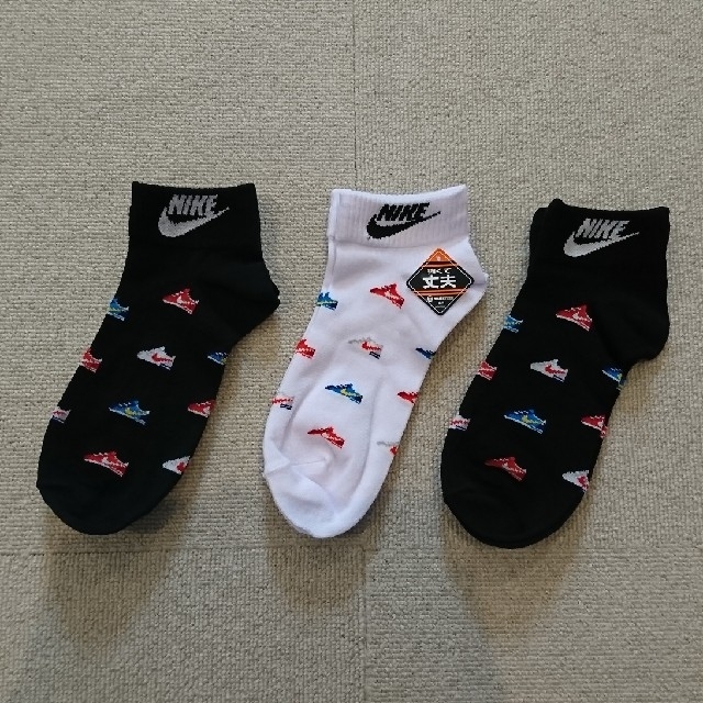 NIKE(ナイキ)の23~25㎝ NIKE靴下 スニーカー柄 3足 🏷️なし レディースのレッグウェア(ソックス)の商品写真