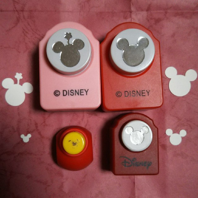 Disney(ディズニー)のあき様専用♥️Disney ミッキー＆ミニークラフトパンチ本体  ハンドメイドの素材/材料(各種パーツ)の商品写真