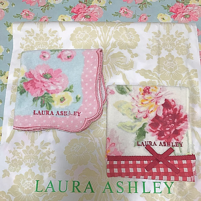 LAURA ASHLEY(ローラアシュレイ)の【🌷デイジー様 専用🌷】ローラアシュレイ タオル ハンカチ4枚です🌸 レディースのファッション小物(ハンカチ)の商品写真