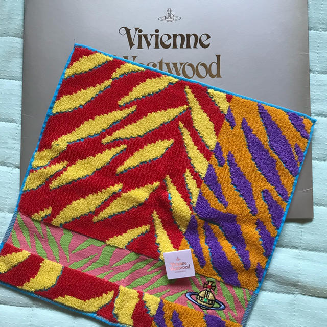 Vivienne Westwood(ヴィヴィアンウエストウッド)のヴィヴィアン  タオルハンカチ レディースのファッション小物(ハンカチ)の商品写真