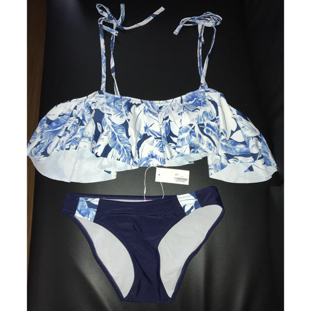 dazzy store(デイジーストア)のリーフ柄オフショルビキニ レディースの水着/浴衣(水着)の商品写真