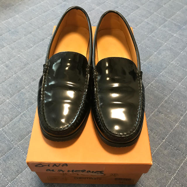 TOD'S(トッズ)の早い者勝ち‼️TOD'S ローファー エナメル 34 1/2 22cm レディースの靴/シューズ(ローファー/革靴)の商品写真