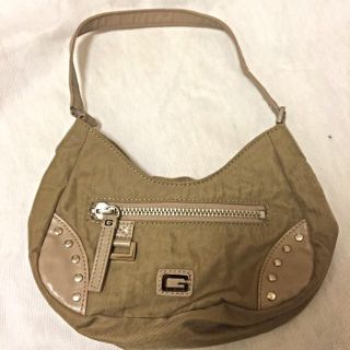 ゲス(GUESS)のGuess のポーチバック(クラッチバッグ)