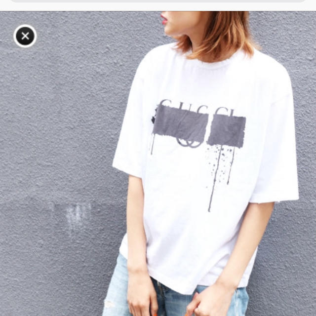 via j  Gロゴパロディ半袖Tシャツ レディースのトップス(Tシャツ(半袖/袖なし))の商品写真