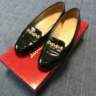 フェラガモ(Ferragamo)の早い者勝ち‼️フェラガモ エナメルパンプス (ハイヒール/パンプス)