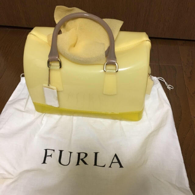 Furla(フルラ)の新品 未使用✨ FURLA キャンディバッグ  yellow レディースのバッグ(ハンドバッグ)の商品写真