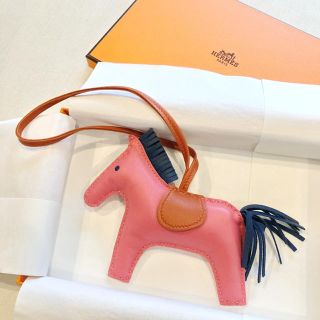 エルメス(Hermes)のHERMES/ロデオチャームMM/ローズアザレ(バッグチャーム)