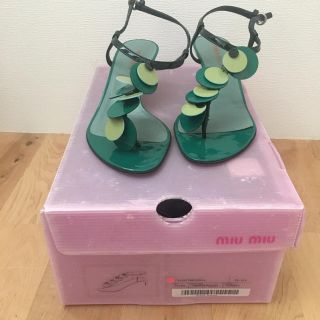 ミュウミュウ(miumiu)のmiumiu サンダル(サンダル)