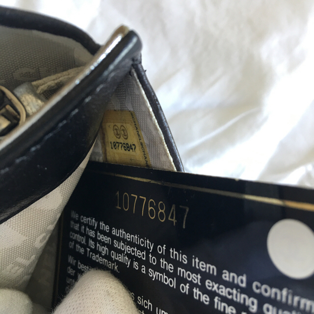 CHANEL(シャネル)のシャネルアイコン中財布 黒 綺麗目  レディースのファッション小物(財布)の商品写真