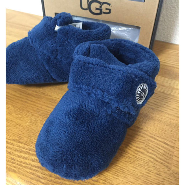 UGG(アグ)の未着用！UGG 海外正規品 ベビームートン キッズ/ベビー/マタニティのベビー靴/シューズ(~14cm)(ブーツ)の商品写真