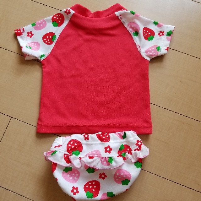 Nishiki Baby(ニシキベビー)の専用　水着 90 イチゴ柄 日本製 フリルパンツ キッズ/ベビー/マタニティのキッズ服女の子用(90cm~)(水着)の商品写真