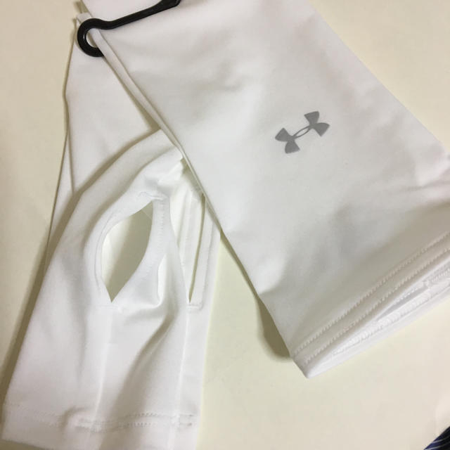 UNDER ARMOUR(アンダーアーマー)のアンダーアーマーアームカバー‼️ スポーツ/アウトドアのゴルフ(その他)の商品写真