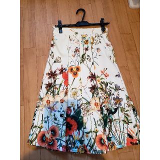 ザラ(ZARA)のZARA ザラ　花柄スカート(ひざ丈スカート)