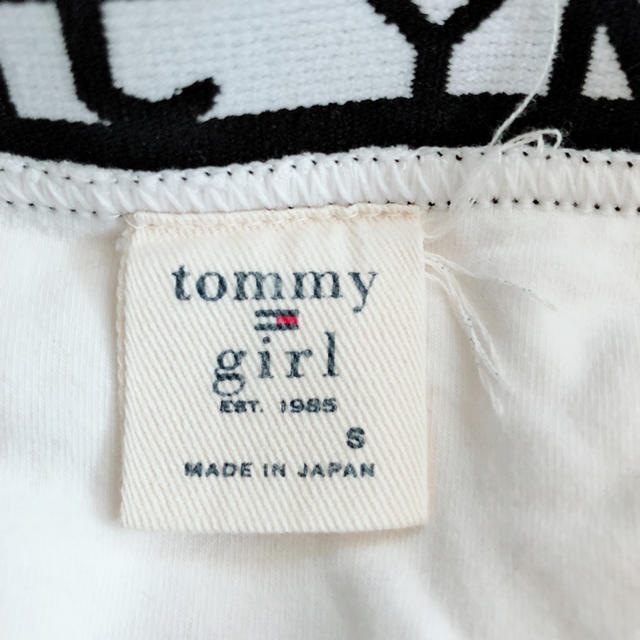 tommy girl(トミーガール)のTOMMY. JEANS. チューブトップ 白 黒 2枚セット レディースのトップス(ベアトップ/チューブトップ)の商品写真