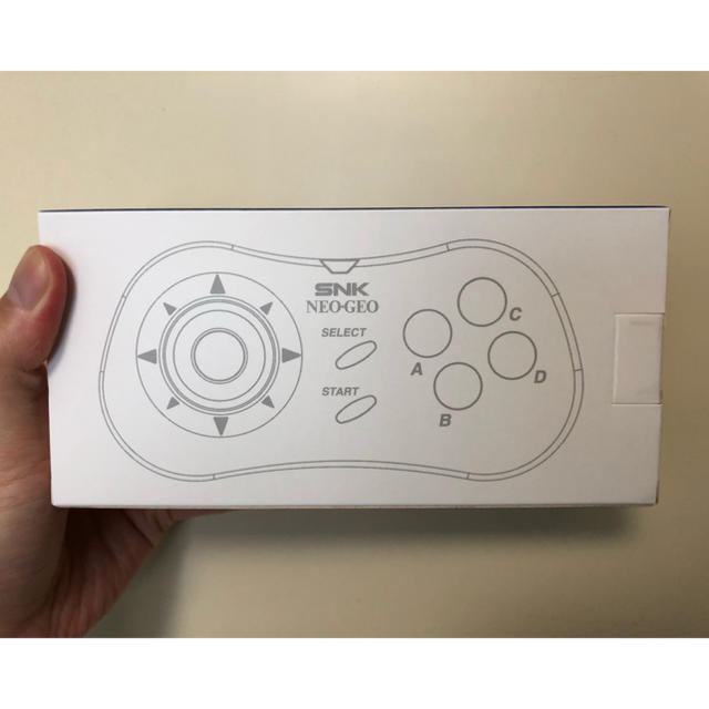 NEOGEO(ネオジオ)のNEOGEO mini PAD（白） エンタメ/ホビーのゲームソフト/ゲーム機本体(家庭用ゲーム機本体)の商品写真