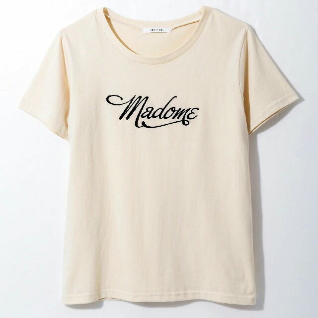 REDYAZEL(レディアゼル)のREDYAZEL(レディアゼル)Madome刺繍Tシャツ レディースのトップス(Tシャツ(半袖/袖なし))の商品写真