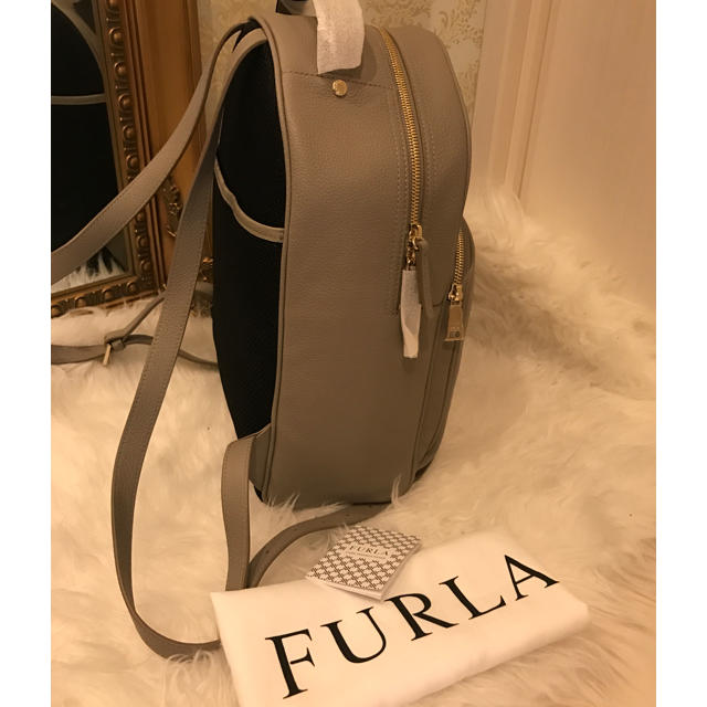 Furla(フルラ)のFURLA backpack♡大人気色 SABBIA 大容量✳︎✳︎ レディースのバッグ(リュック/バックパック)の商品写真