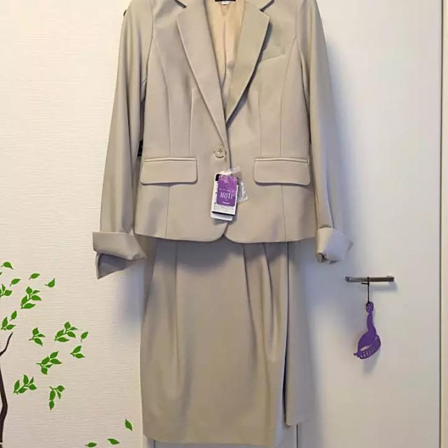 新品タグ付き ベージュ スカート スーツの通販 By Tiwa Tiwa ラクマ