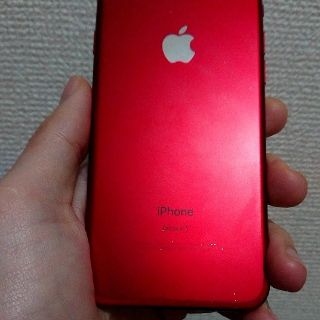 アップル(Apple)の【値下げ】【AU】iPhone7 128GB(RED)(スマートフォン本体)