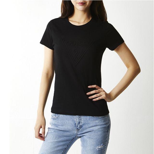 GUESS(ゲス)の送料込Sサイズ☆日本未入荷 GUESS ゲス エンボス ロゴ Tシャツ 黒 レディースのトップス(Tシャツ(半袖/袖なし))の商品写真