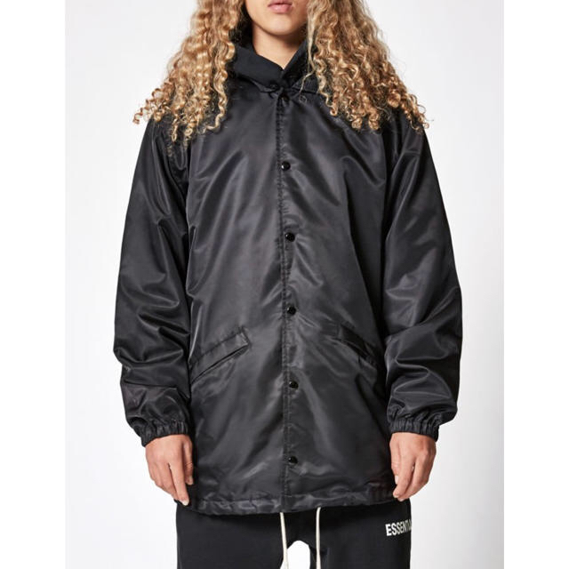 FEAR OF GOD(フィアオブゴッド)のFog Essentials Coach Jacket M メンズのジャケット/アウター(ナイロンジャケット)の商品写真