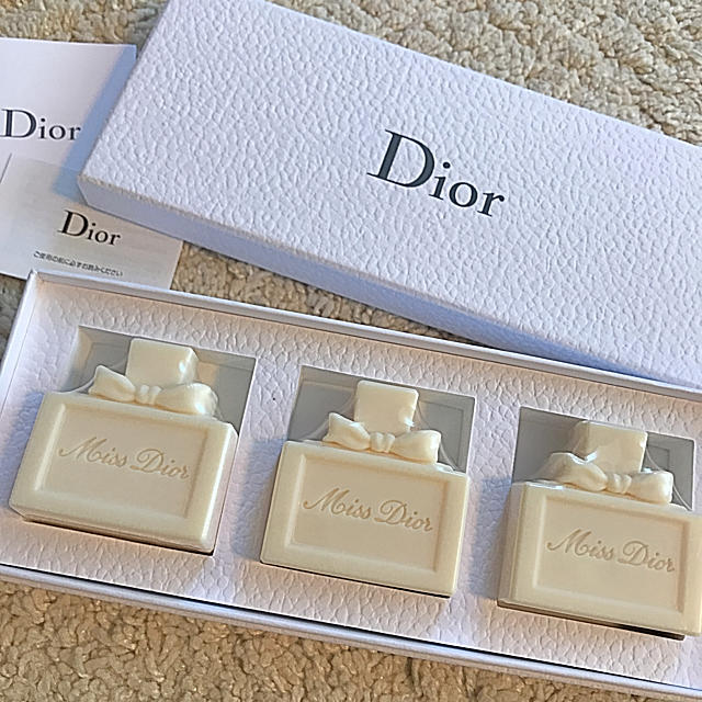 Dior(ディオール)のDior★ミスディオール シルキーソープ 3個セット コスメ/美容のボディケア(ボディソープ/石鹸)の商品写真