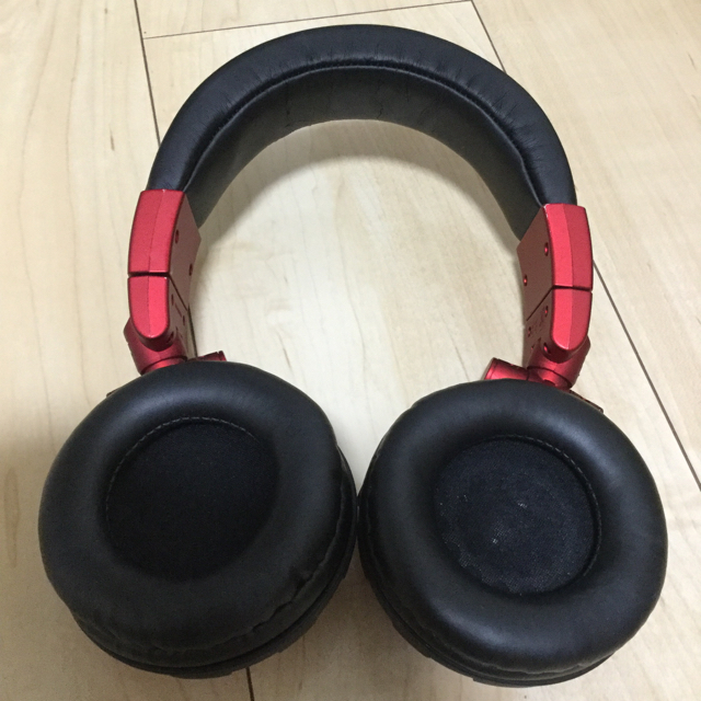 audio-technica(オーディオテクニカ)のオーディオテクニカ　ヘッドホン　赤 スマホ/家電/カメラのオーディオ機器(ヘッドフォン/イヤフォン)の商品写真