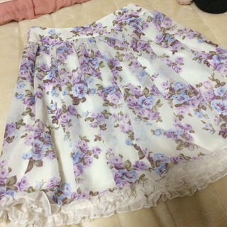 レストローズ(L'EST ROSE)のレストローズ 青紫 花柄 スカート(ひざ丈スカート)